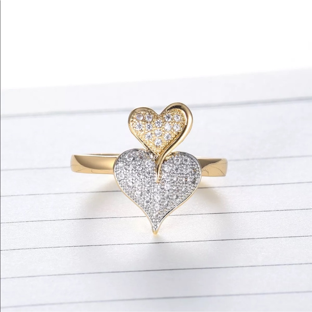 🎉SUNDAY SALE🎉Sz 6-9: 18k sapphire heart ring